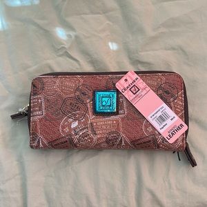 Stone Mountain Leather Wallet